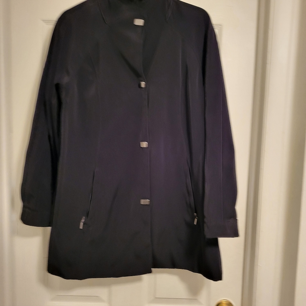 Jones New York rain jacket size large in black